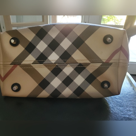 Burberry Novacheck Tote- Coated Canvas with Black Patent Trim. - Picture 2 of 8